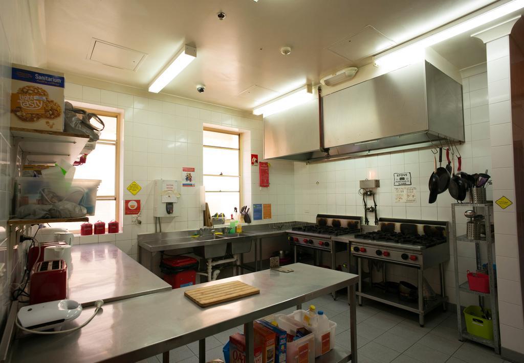 Bondi Beachside Inn Yha Сидни Екстериор снимка