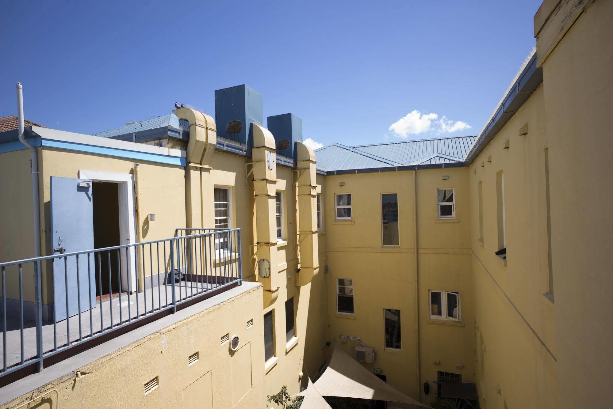 Bondi Beachside Inn Yha Сидни Екстериор снимка